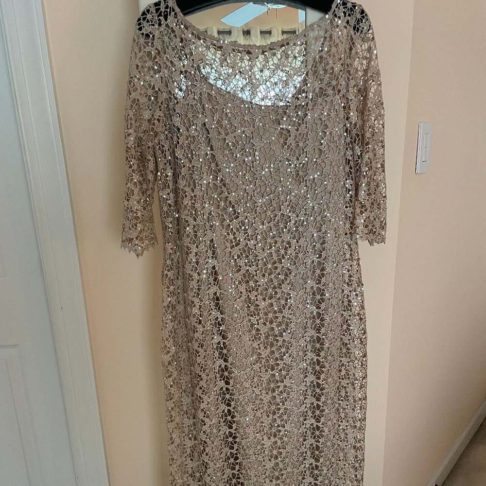 Kay Unger Three Quarter Sleeve Sequin Lace Gown
